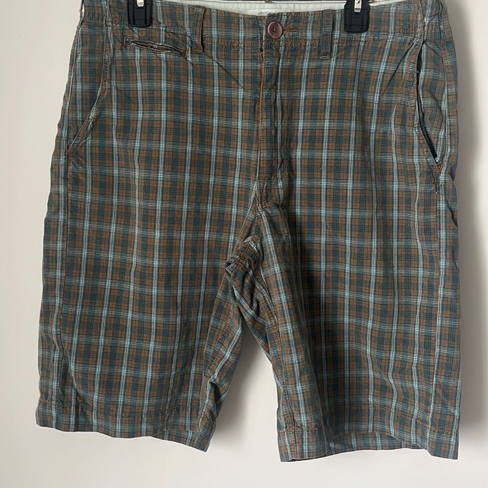AEO Plaids 32 shorts